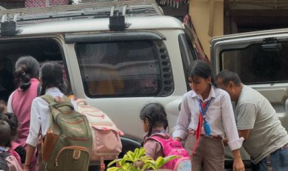 तानसेनका बोडिङ्ग स्कुलको मनोमानी कस्ले रोक्छ ? एउटा स्करपियोले २५ जना बिद्यार्थी बोक्छ ।