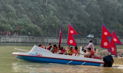 रिणीमा इन्जिन डुङ्गामा पर्यटकको आकर्षण तर अनुमति बिना सञ्चालन